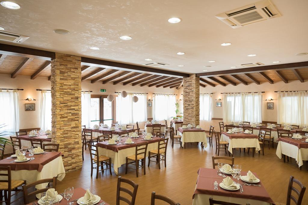 Valle Himara Guest House Piana Degli Albanesi Luaran gambar