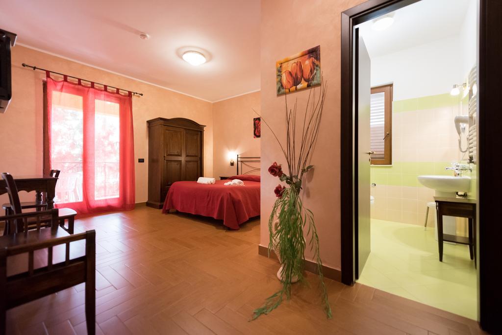 Valle Himara Guest House Piana Degli Albanesi Luaran gambar