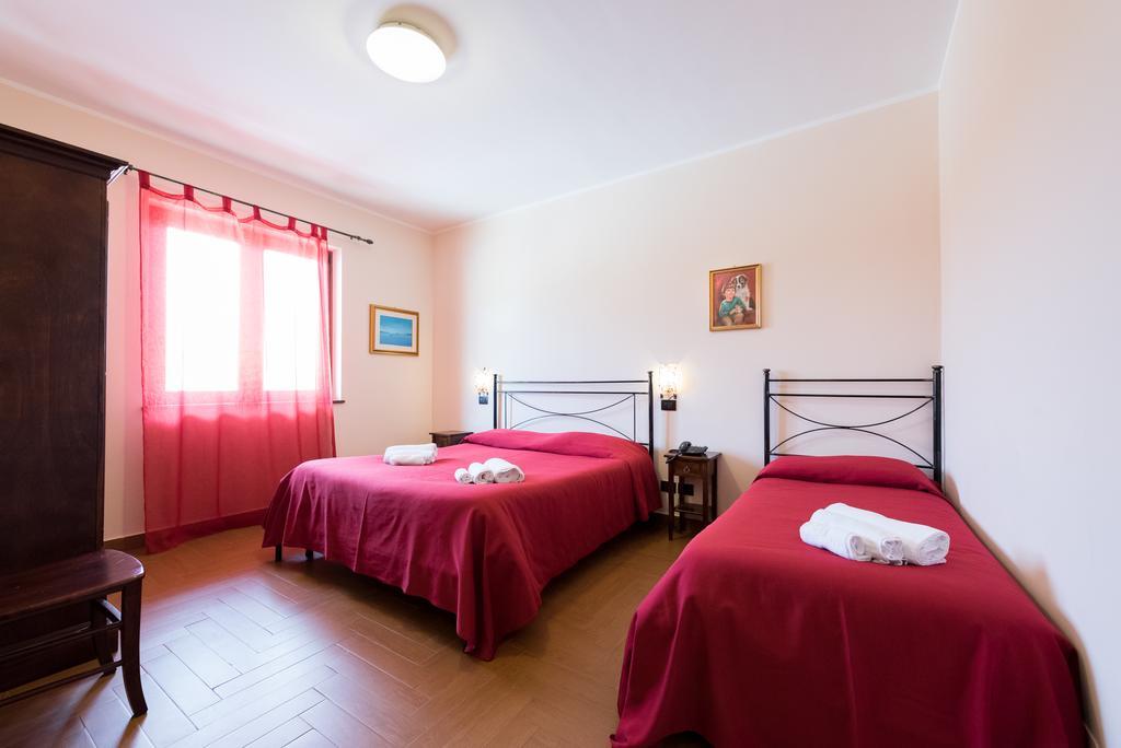 Valle Himara Guest House Piana Degli Albanesi Luaran gambar