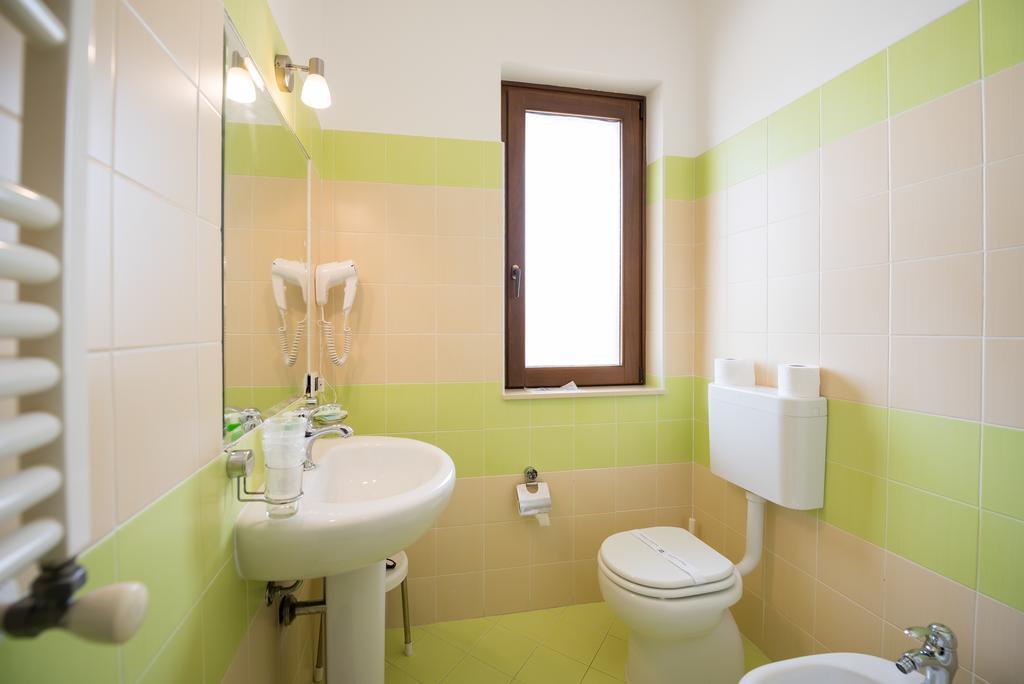 Valle Himara Guest House Piana Degli Albanesi Luaran gambar
