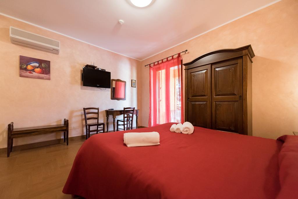 Valle Himara Guest House Piana Degli Albanesi Luaran gambar