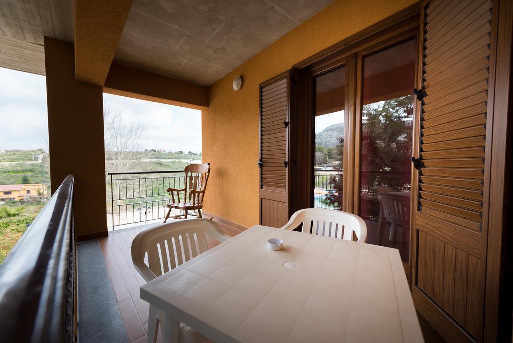 Valle Himara Guest House Piana Degli Albanesi Luaran gambar